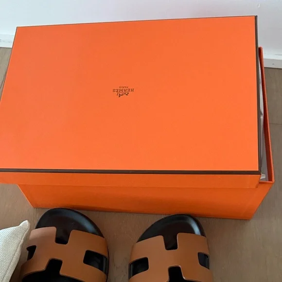 Hermes Chypre Sandals - Picture 3 of 3